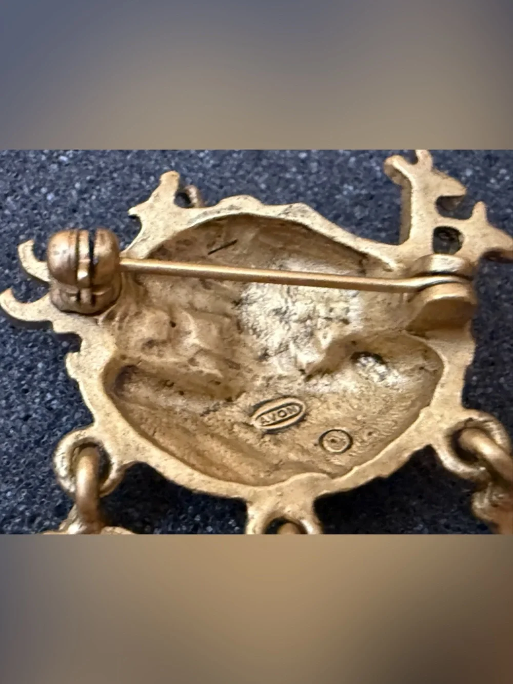Vintage Avon Gold‎ tone Noah's ark boat animals brooch pin 1 1/8